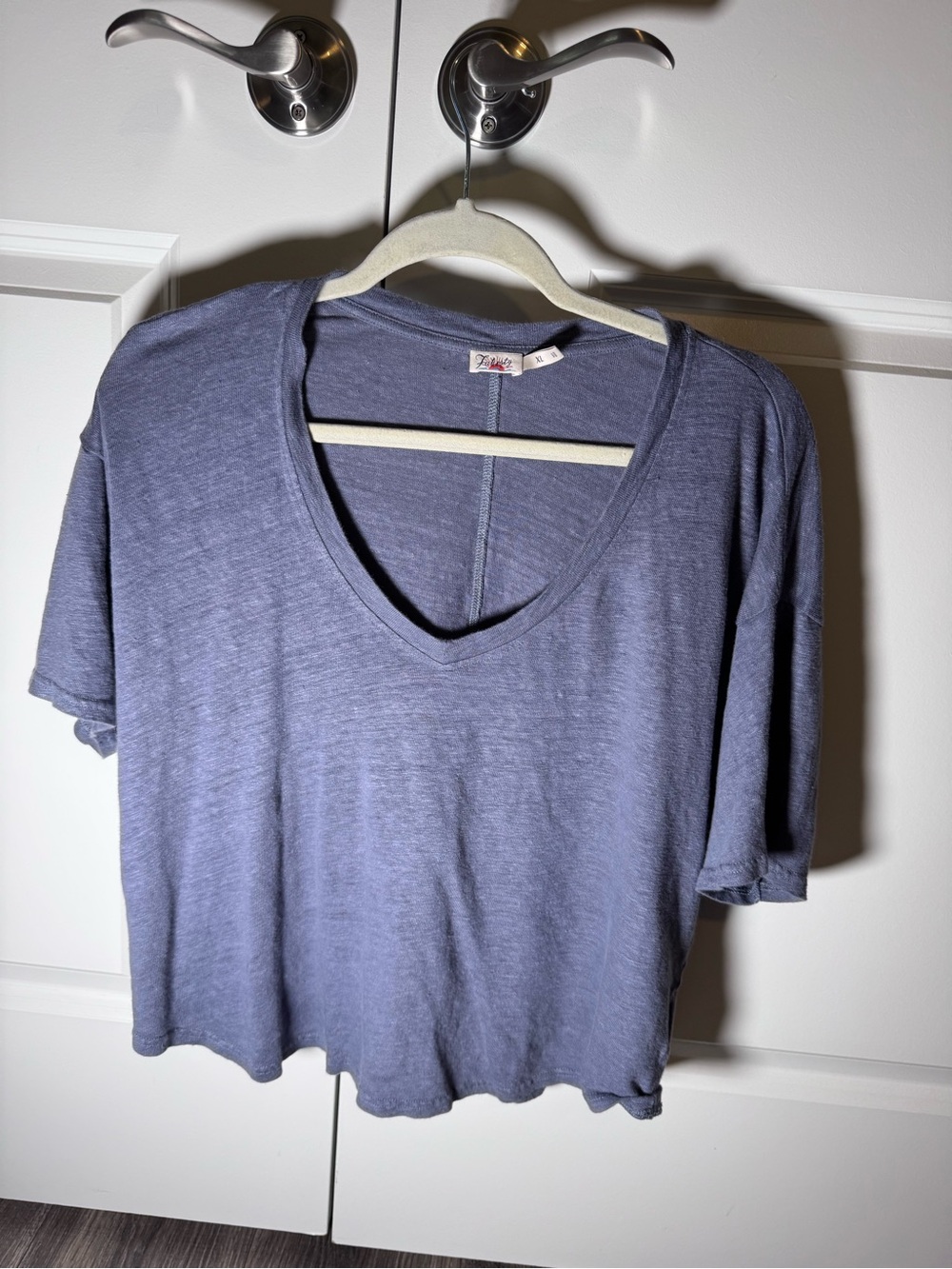 Soft Linen V-Neck Cropped Tee - Blue Faherty